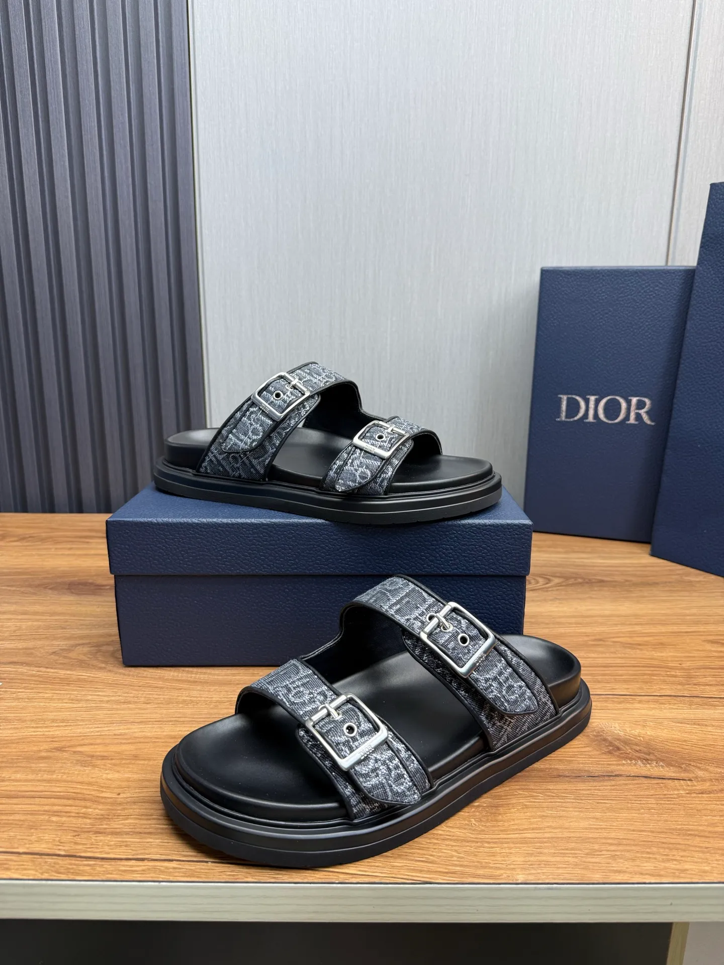 Men's shoes 💰300💰 Dior. Men's slippers 🩴Official website 1:1 production 38-45 yards 45 46 🉑️Customized original material shipped✅